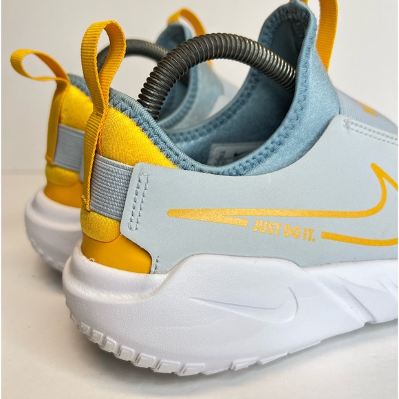 Nike Flex Runner 2 GS Big Kids Sz 6Y/Womens 7.5 DJ6038-409 Aura/Univ. Gold Nice! - Picture 5 of 15